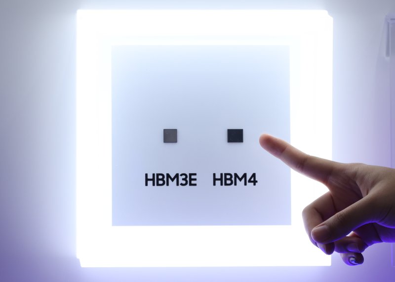 외국인, SK하이닉스 버리고 삼성전자만 픽한 이유