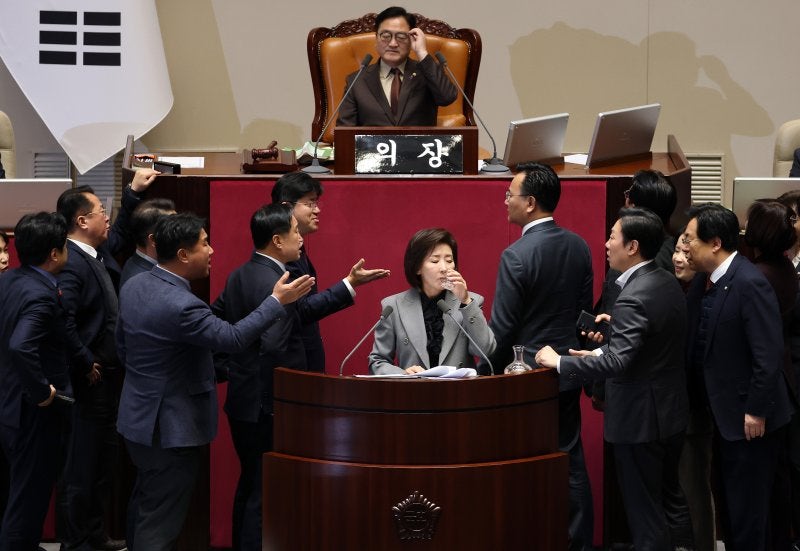국힘 "모든 법안 <b>필리버스터</b>"… <b>여야 충돌</b>