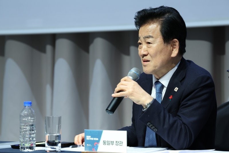<b>정동영</b> "北억류국민 7명 송환위해 정상회담 필요"...재외국민 <b>북한관광</b>...