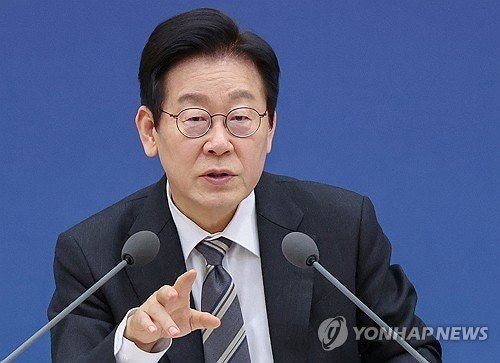 “그래서 <b>죄명</b>이라고 쓰지 않나” 李<b>대통령</b>이 ‘언어순화’ 강조한 이유