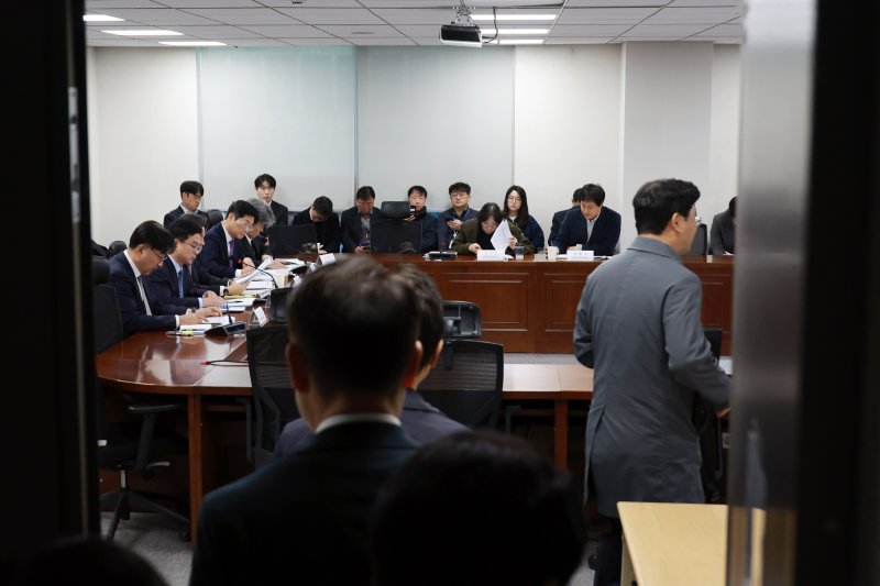 지난 1일 서울 여의도 국회 의원회관에서 스테이블코인 당정협의회가 열리고 있다.사진=뉴시스