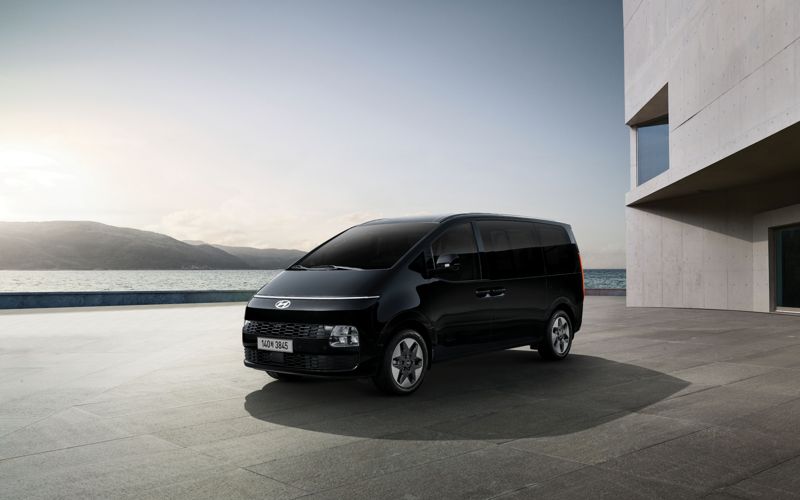 현대자동차가 17일 상품 경쟁력을 대폭 강화해 출시한 대표 다목적 차량(MPV)‘더 뉴 스타리아(The new STARIA)’의 외관(투어러).현대차 제공.