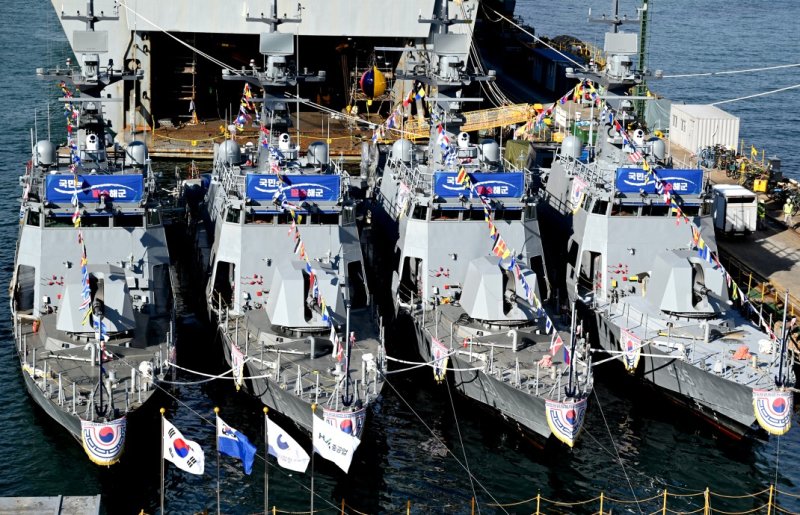 신형고속정 4척 통합진수식 모습.HJ중공업 제공