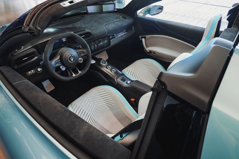 17일 서울 용산구 마세라티 전시장에서 국내 최초 공개된 마세라티 'MC푸라'의 내부 모습.마세라티 코리아 제공.