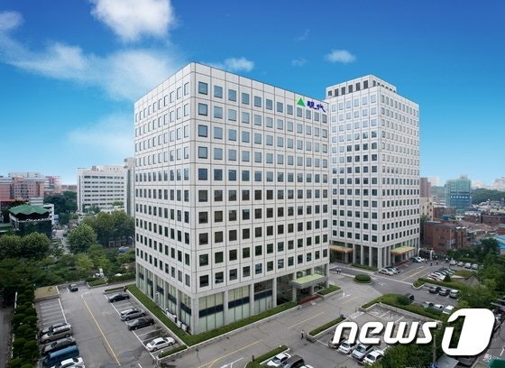 종로 <b>현대그룹</b>빌딩도 '<b>폭탄테러</b>' <b>협박</b>…사측 "전직원 귀가조치"