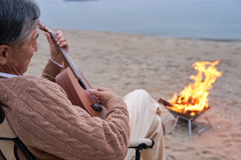 개미처럼 일했다면 노후에는 좀 베짱이처럼 살아보고 싶은 게 모든 직장인들의 로망이다.일단 매달 월급을 쪼개 연금부터 넣을 일이다.그리고 50대에 들어섰다면 그 연금을 '더 오래,더 많이' 받는 법을 공부할 때다