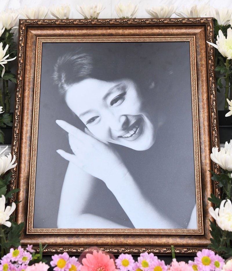 故<b>윤석화</b> 배우 <b>노제</b> 21일 오전 대학로서 "고인 마지막 길 배웅"