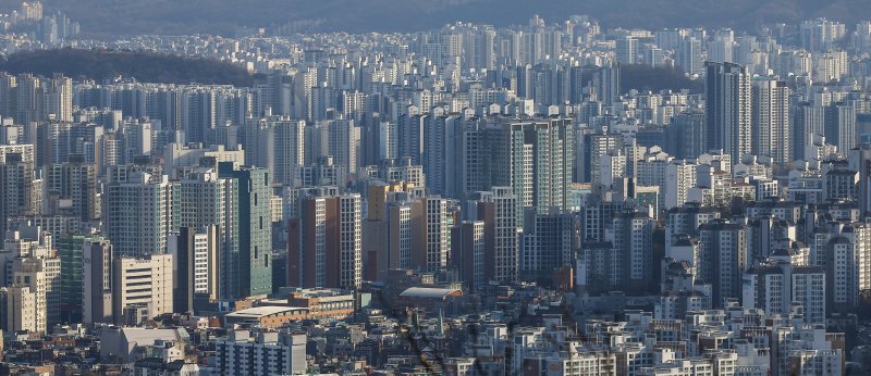 지난 11일 서울 중구 남산에서 바라본 시내 아파트 모습.뉴시스