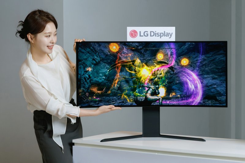 LG디스플레이 39인치 5K2K 모니터용 OLED LG디스플레이 제공