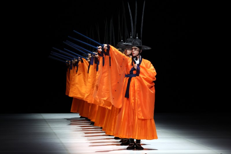 뉴욕 링컨센터 전 회차 매진을 기록한 서울시무용단 ‘일무’는 뉴욕 무용계의 권위 있는 상인 베시 어워드에 후보 지명되며 작품성을 입증했다. 뉴시스