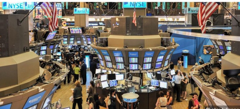 서학개미의 미국 주식 투자 흐름이 전통 빅테크 중심에서 인공지능(AI) 소프트웨어 기업이 치고 올라오는 구조로 바뀌었다.사진은 뉴욕증권거래소 뉴시스