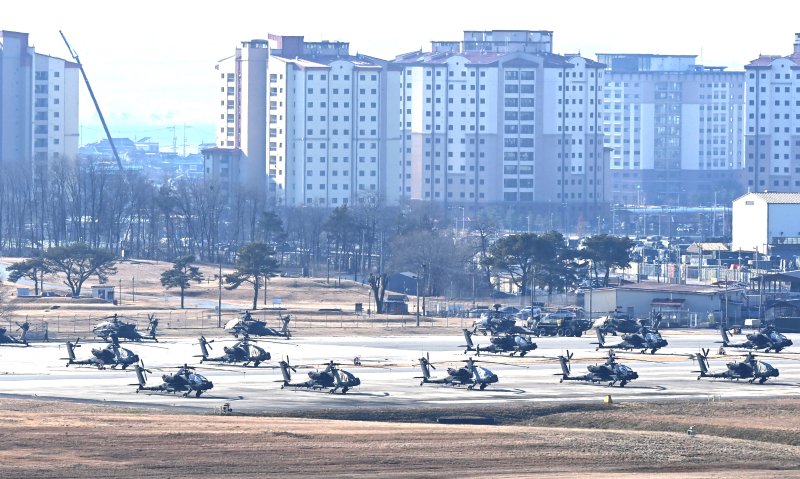 주한미군 규모를 현재 수준으로 유지하는 조항이 포함된 2026 회계연도 미국 국방수권법안(NDAA)이 미 상·하원을 모두 통과했다.지난해 12월 17일(현지 시간) 미 상원은 본회의를 열고 해당 법안을 표결에 부친