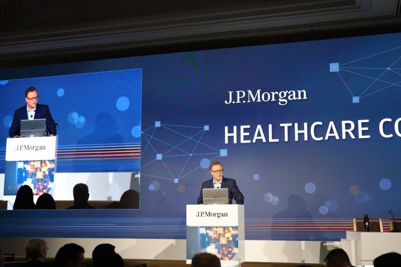 제레미 멜먼 JP모건 헬스케어 부문 공동 대표가 12일(현지시간) 미국 샌프란시스코 웨스틴 세인트 프란시스 호텔에서 열린 제 44회 JP모간 헬스케어 컨퍼런스에서 개회사를 하고 있다.JP모건 제공