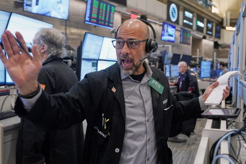 뉴욕 증시 3대 지수가 그린란드 미국 병합을 둘러싼 미국의 새 무역전쟁에 대한 우려로 일제히 하락했다.AP 연합