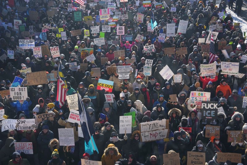 미네소타 총격사건, 트럼프 전 대통령이 톰 호먼 전직 관리를 투입했다