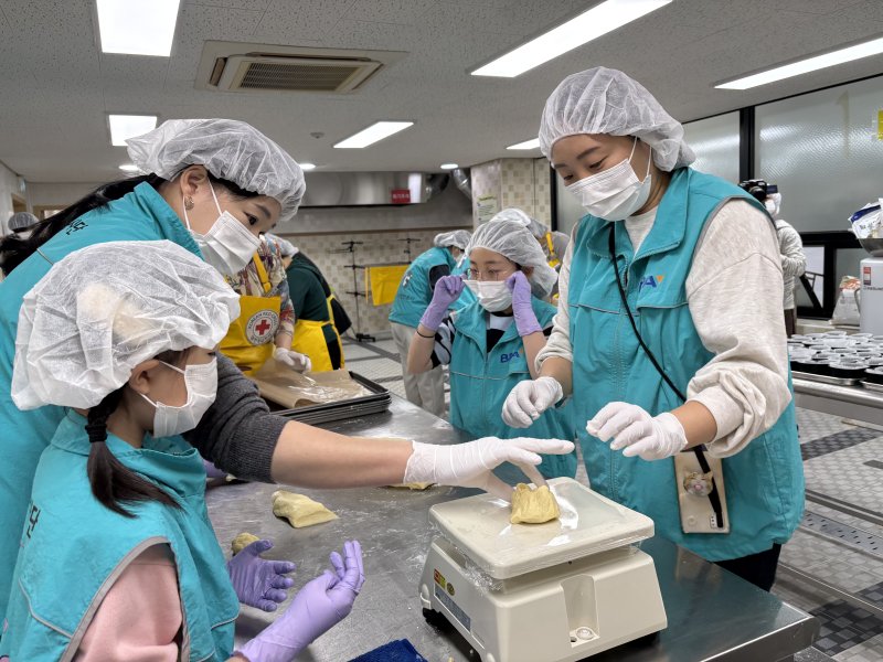 ���� 18�� �λ��׸�����(BPA) �����ڿ� �ż��밨�����ѱ���ġ���͹̳� �������� ���� ����� �ִ�. BPA ����