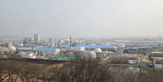 롯데정밀화학 울산사업장 전경. 사진=구자윤 기자