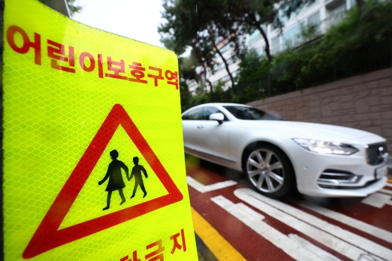 스쿨존 신호등 대폭 늘린다, 정부 146억 투입해 '안전 보호막'