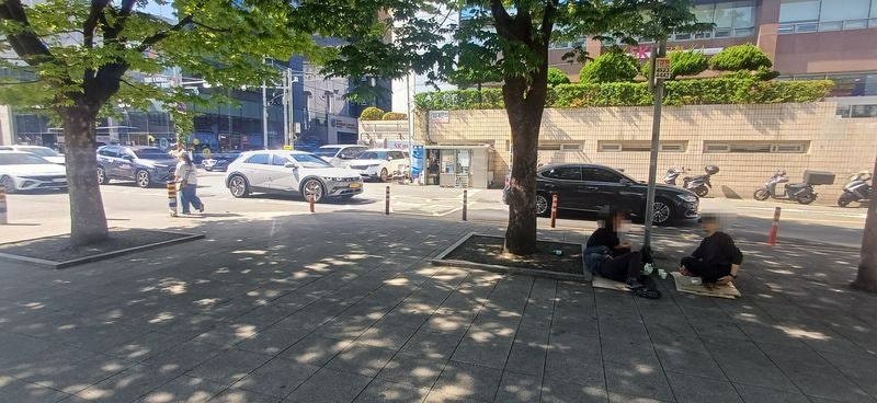 <b>BTS 공연</b> 당일 부산역 노숙인이 사라졌다