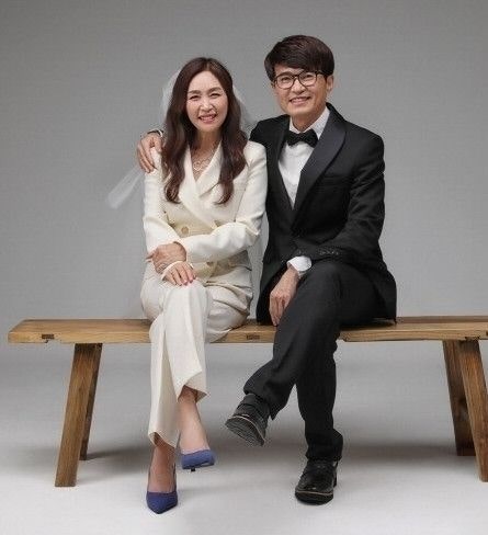 "양육비 보내세요" 홍서범·조갑경 전 며느리, SNS에 호소