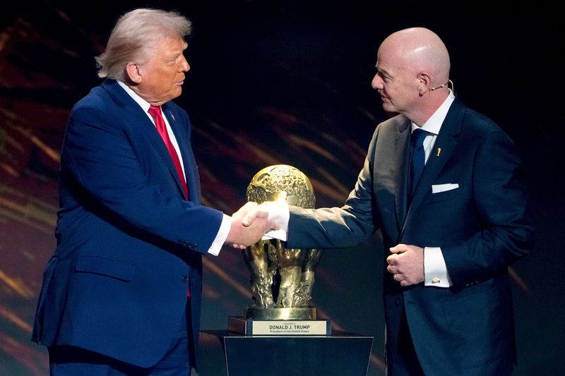 FIFA, 트럼프 전화에 출전정지 유예.64년 만에 처음 [2026 월드컵]