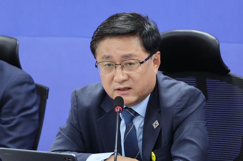 김성환 장관, <b>발전 5사</b> 사장단 만나 기능재편 논의