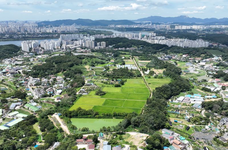 신규 택지지구로 선정된 남양주 와부읍 덕소 정부가 개발제한구역(그린벨트)을 포함한 신규 택지 10만가구 등 수도권에 23만가구 이상의 추가 공급을 발표한 13일 그린벨트 중 신규 택지지구로 선정된 경기 남양주시 와부