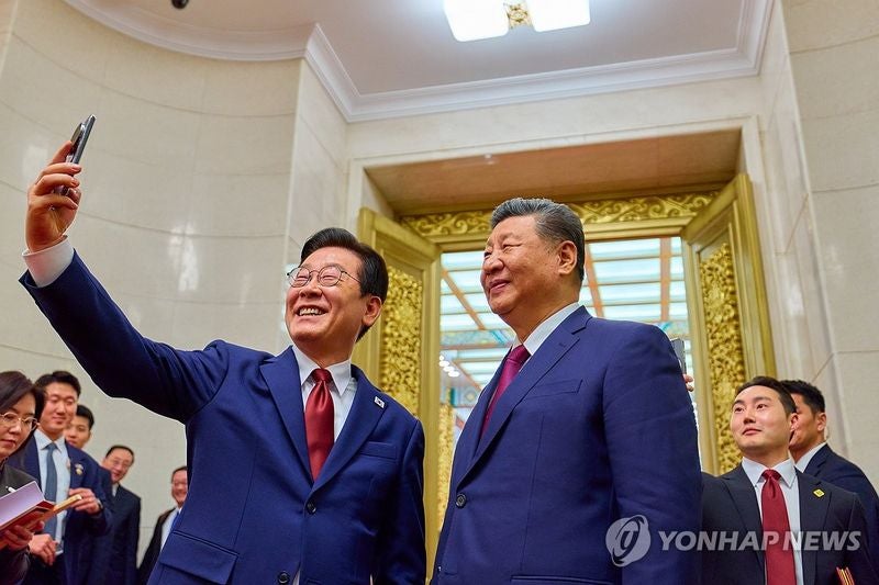 <b>시진핑</b>, 이재명 대통령에 <b>축전</b>…"한중 관계 발전 매우 중시"