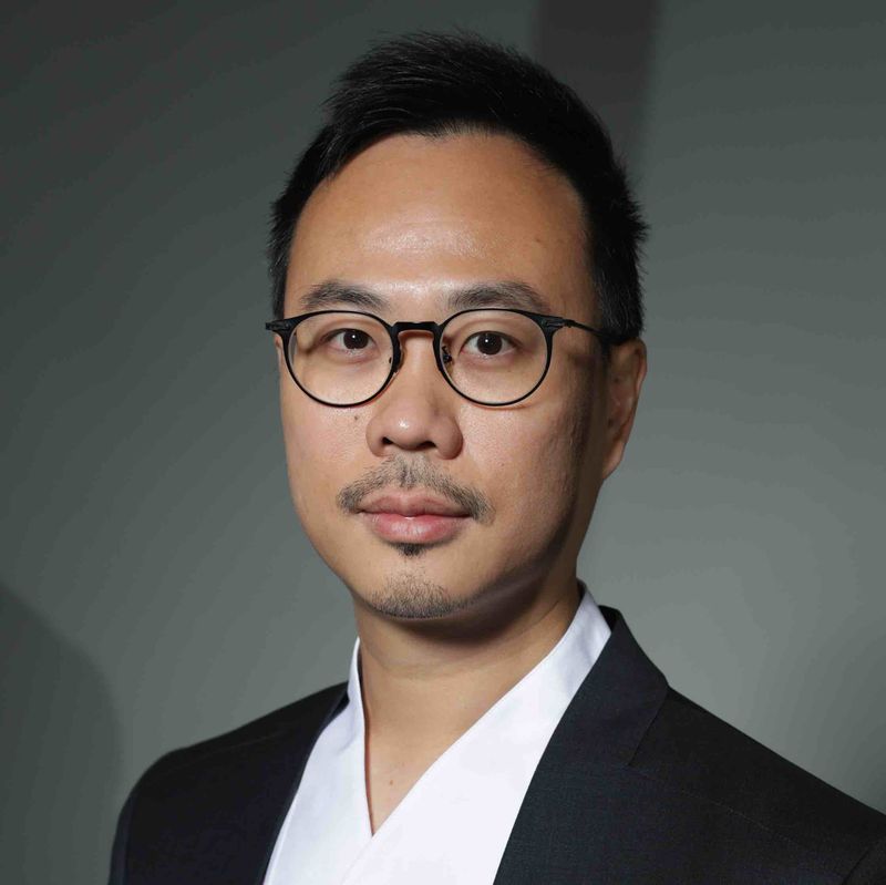 인도네시아 리테일 금융의 세대교체를 이끈 핀테크 플랫폼 스탁빗(Stockbit)과 비빗(Bibit)의 공동 창업자 겸 최고제품책임자(CPO) 웰슨 로.호주 모나시대를 나와 회계법인 KPMG에서 실무를 쌓은 그는 2