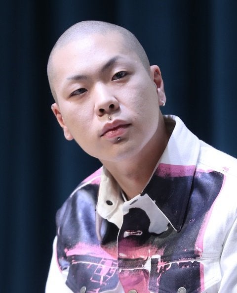 "우매한 한국인" 망언 남긴 日 총리...그 외증손녀가 왜 <b>혁오</b> <b>뮤비</b>에?