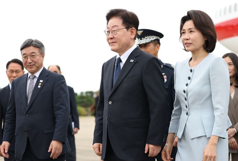 李<b>대통령</b>, 공소청 직제안 보완 <b>지시</b>…'검사 정원·사법통제부' 지적