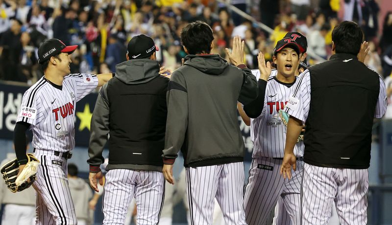 '굿바이 잠실 라이벌전' LG, 두산 꺾고 승리…<b>임찬규 15승</b> 다승 단독 선...