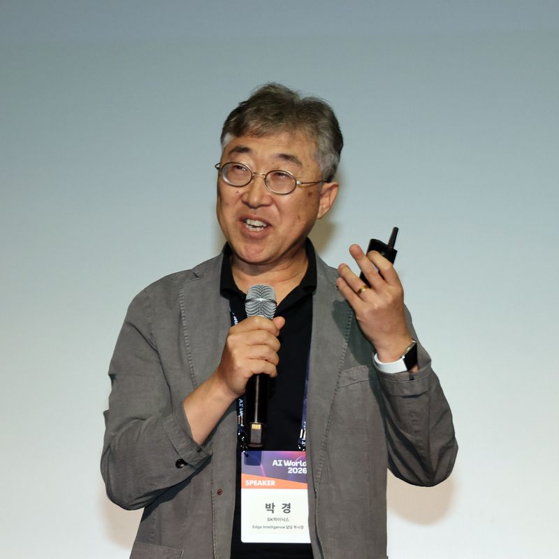박경 SK하이닉스 Edge Intelligence 담당 부사장이 지난 9월 9일 서울 롯데월드타워 롯데시네마에서 열린 AI월드 2026에서 강연을 하고 있다.사진=서동일 기자