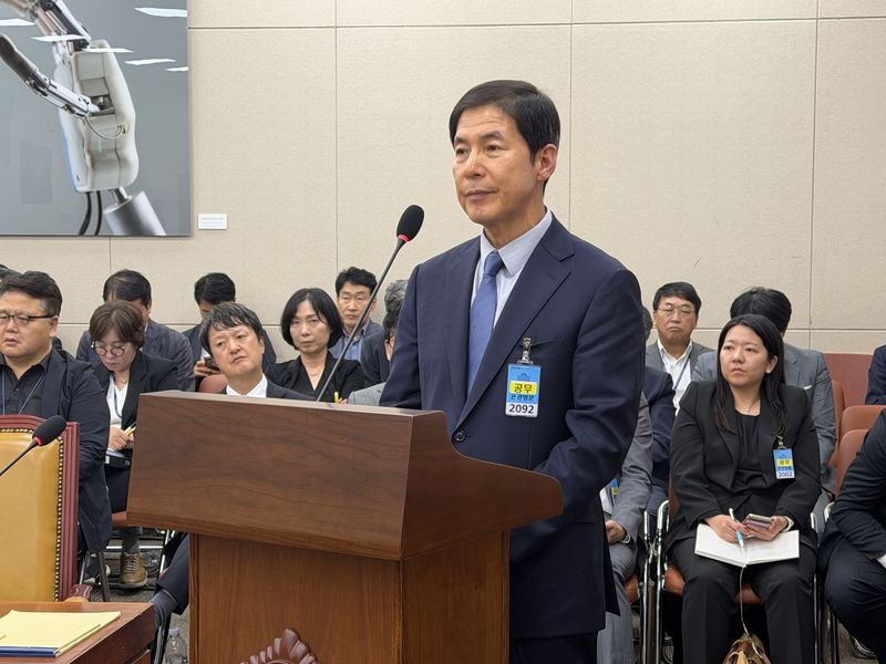 신창섭 X코리아 대표이사가 12일 서울 여의도 국회에서 열린 과학기술정보방송통신위원회(과방위) 국정감사에서 질의에 답하고 있다./사진=뉴스1