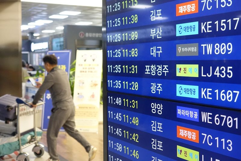 제주공항 항공편 지연 원인 분석 및 대통령 전용기 영향 논란
