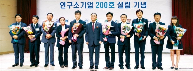 연구소기업 '전성시대'...1년 만에 100곳 늘었다 - 뉴스 썸네일 이미지