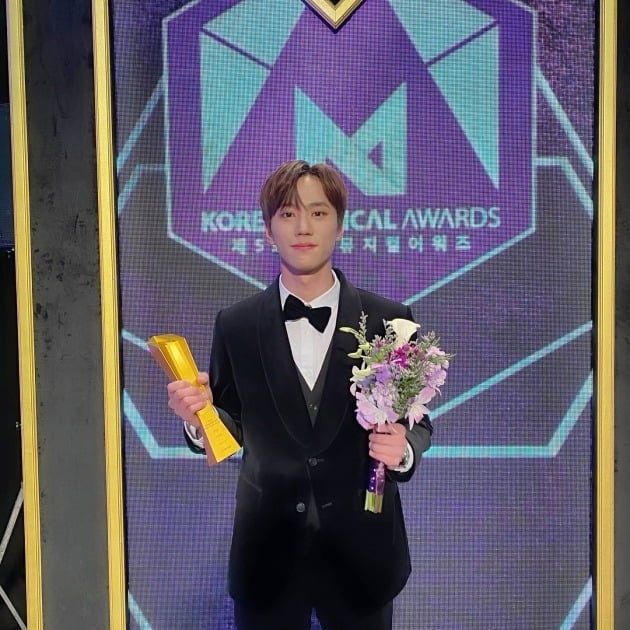 '유키스 출신' <b>이준영</b>, <b>음주</b> 차량 1시간 추격…경찰 <b>검거</b> 도왔다