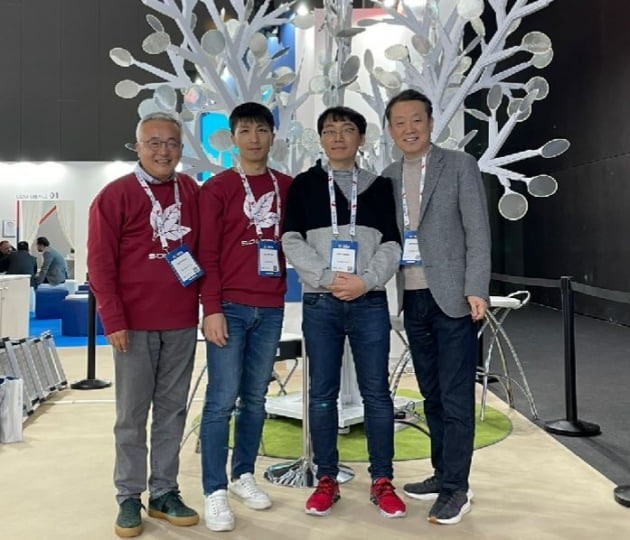 소프트피브이, 스페인 MWC 2023서 '디지털 태양광 나무' 전시 - 뉴스 썸네일 이미지