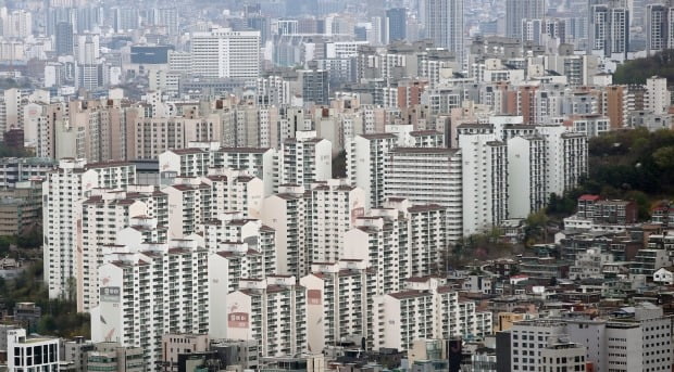규제 풀리자 아파트에 관심…2월 전국 주택 거래 82% '아파트'