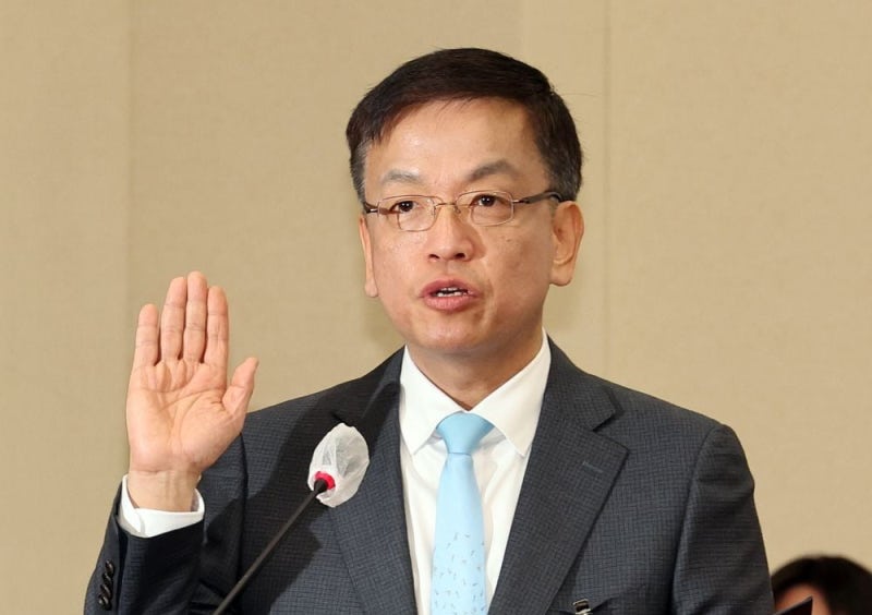 최상목, '<b>대주주 양도세</b> 완화' 시사…"자본이동성 고려해야"