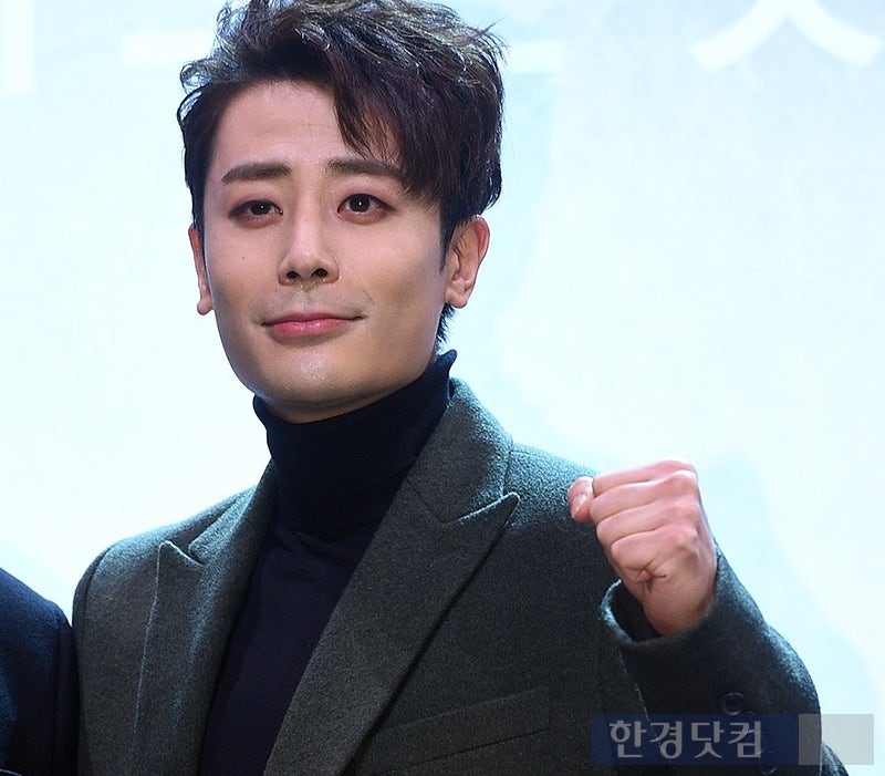 뮤지컬 배우 <b>한지상</b>, 칼 뽑았다…"명예훼손 책임 묻겠다"