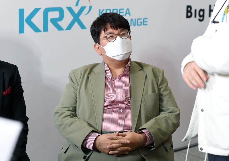 <b>하이브</b>, '<b>엔터</b> 최초' 매출 <b>2조</b> 등극…영업이익도 사상 최대