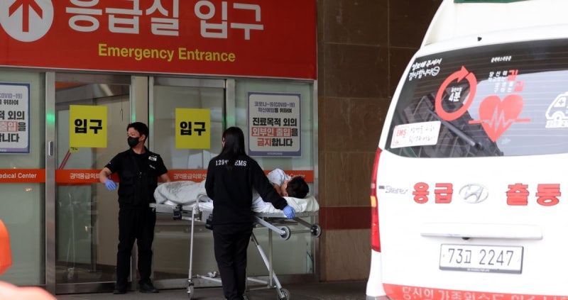 <b>아주대병원 안과교수</b> 사의 "전공의 목소리에 귀 기울여라"