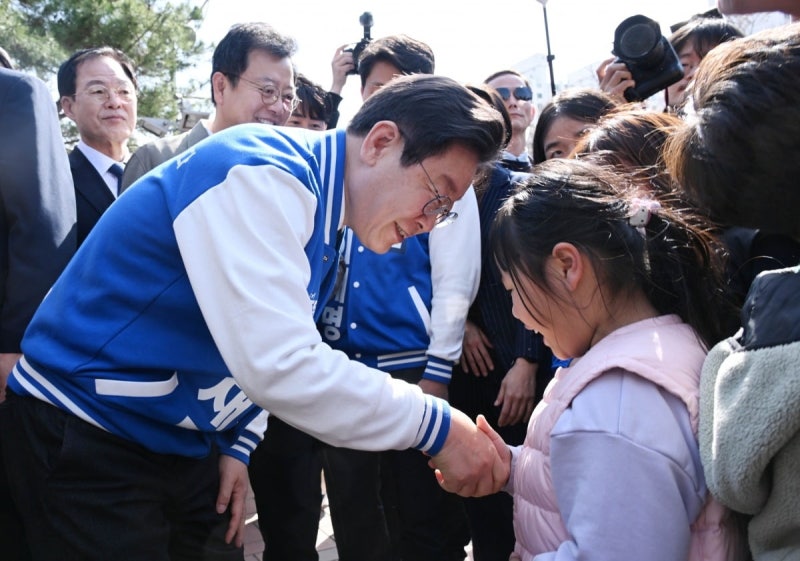 인천 집중하는 <b>이재명</b>…<b>원희룡</b>과 TV토론 오늘 사전 녹화