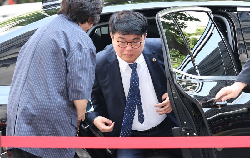 "전공의 죄 없는 것 전국민 알아"…<b>의협</b> 회장 <b>경찰</b> 출석