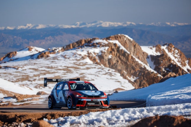 Hyundai Motor achieves the best record for mass-produced electric cars at the Pike's Peak Hill Climb event in the U.S.