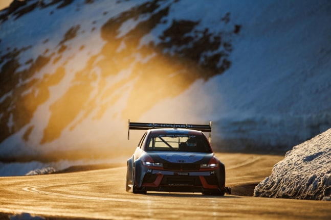 Hyundai Motor achieves the best record for mass-produced electric cars at the Pike's Peak Hill Climb event in the U.S.