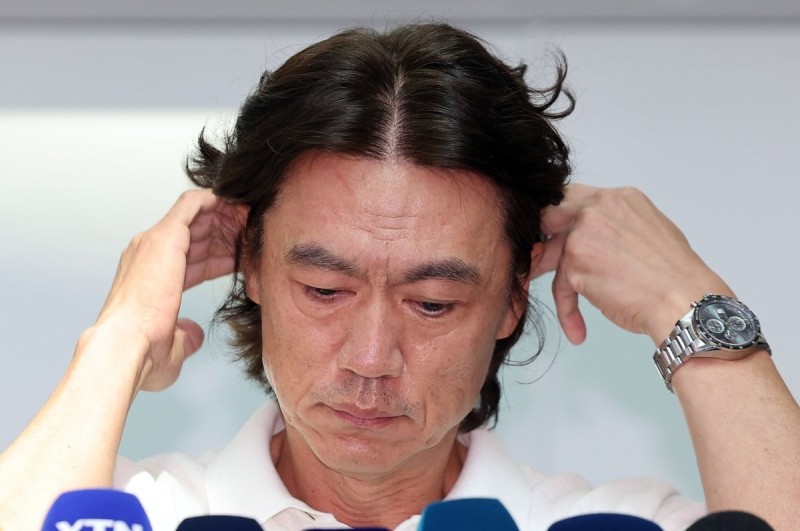 "<b>홍명보</b> 선임은 업무방해"…축협 회장 <b>고발</b>한 시민단체