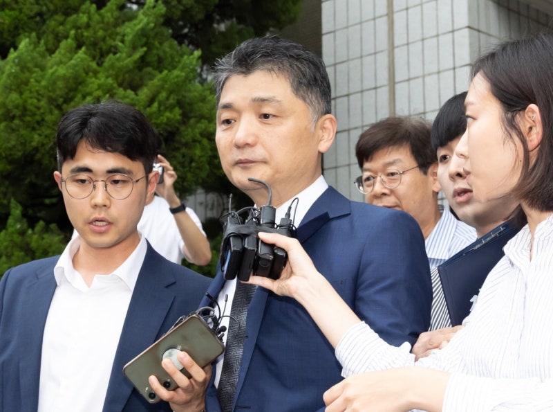 'SM 시세조종 혐의' 김범수 구속…<b>카카오</b>·카뱅 <b>주가</b>↑