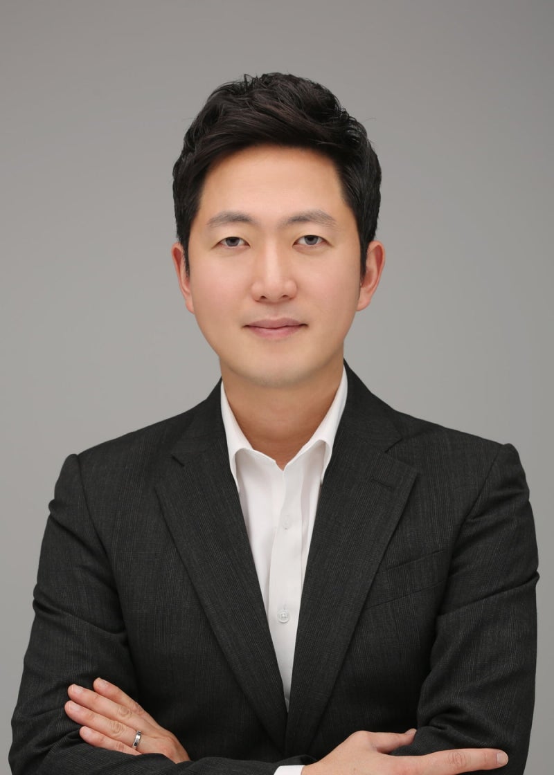 <b>하이브</b> 새 CEO <b>이재상</b> 내정…박지원 3년 만에 사임 [공식]